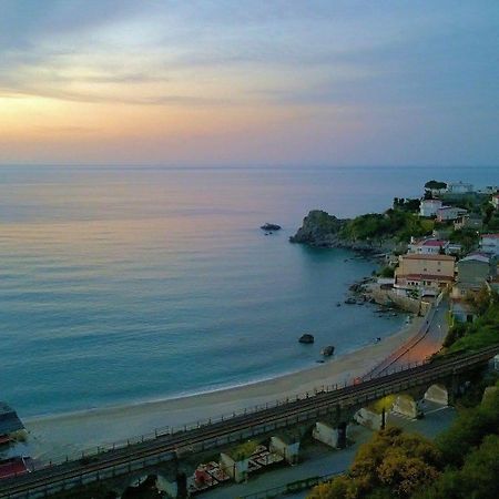 Hotel Club Cala Longa 몬타우로 외부 사진
