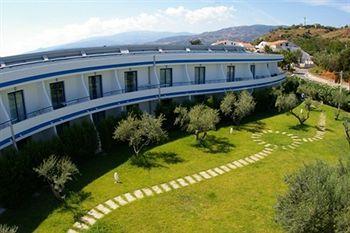 Hotel Club Cala Longa 몬타우로 외부 사진