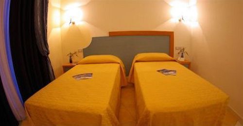 Hotel Club Cala Longa 몬타우로 외부 사진