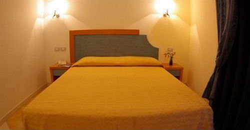 Hotel Club Cala Longa 몬타우로 외부 사진