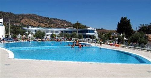 Hotel Club Cala Longa 몬타우로 외부 사진