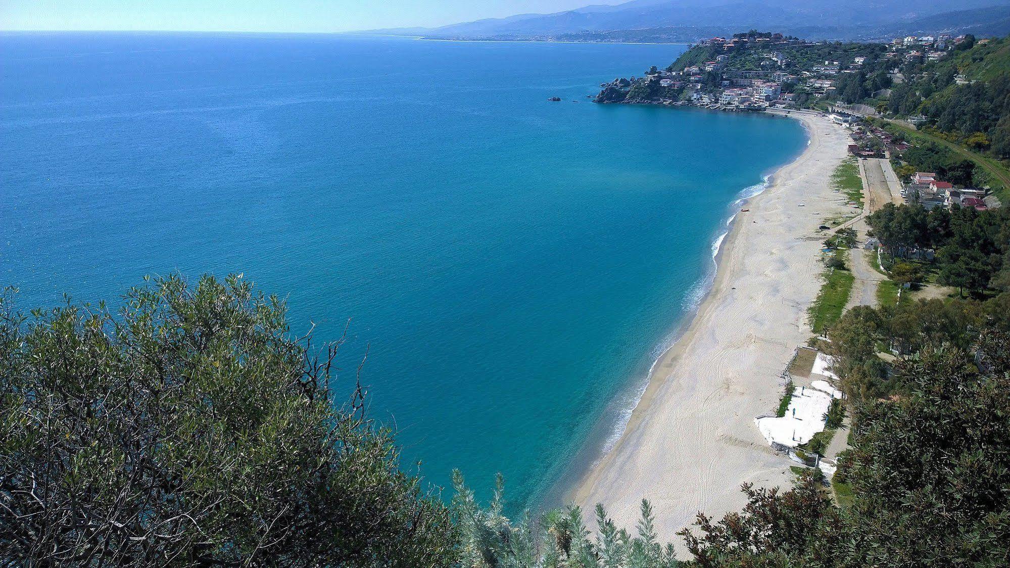 Hotel Club Cala Longa 몬타우로 외부 사진