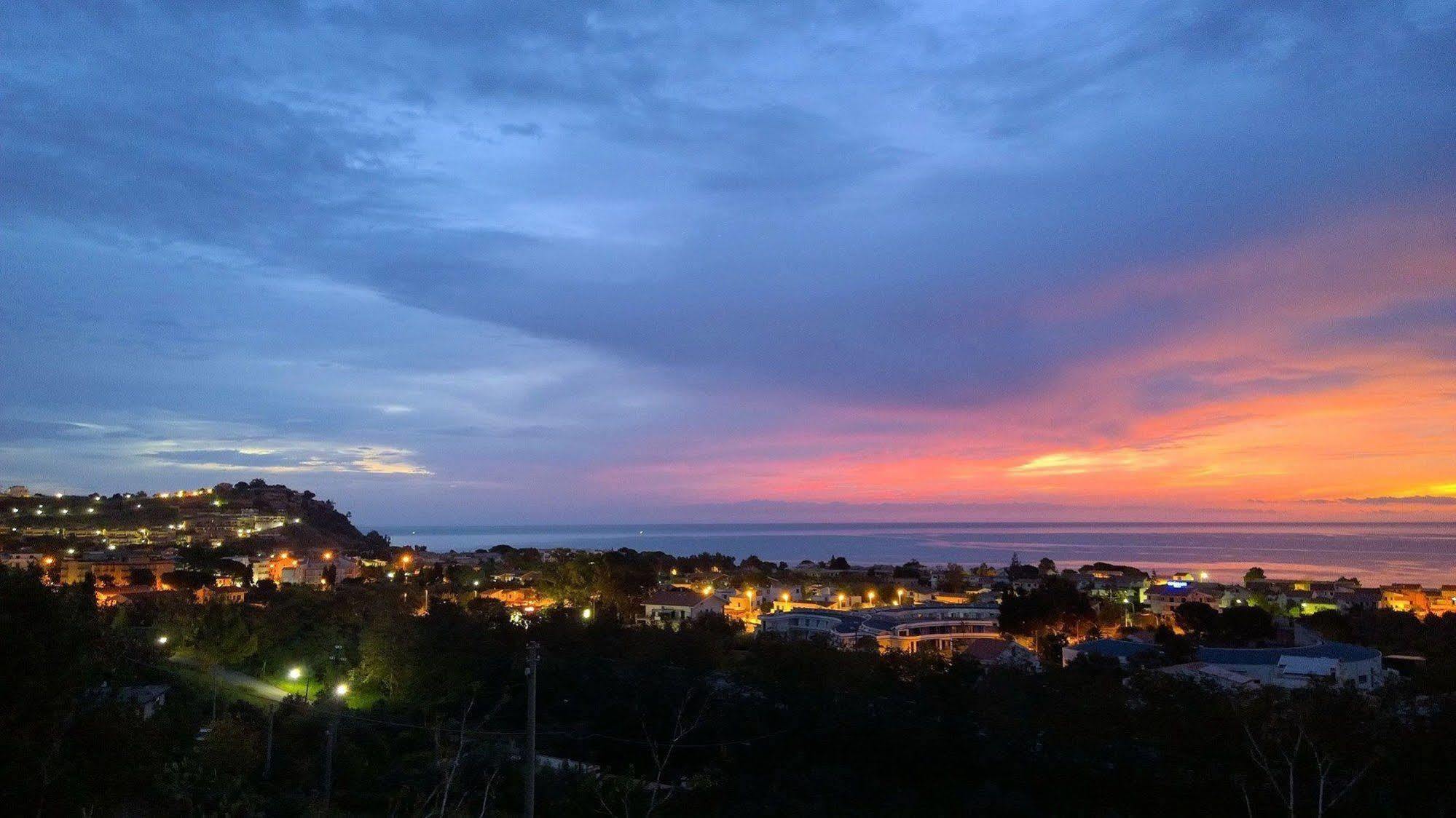 Hotel Club Cala Longa 몬타우로 외부 사진